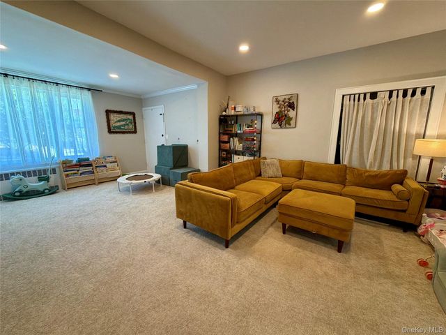 646 W Beech Street Lower, Long Beach, NY 11561