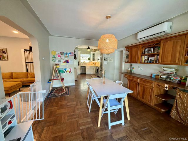 646 W Beech Street Lower, Long Beach, NY 11561