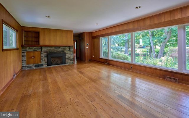 6783 CHAPEL RD, New Hope, PA 18938