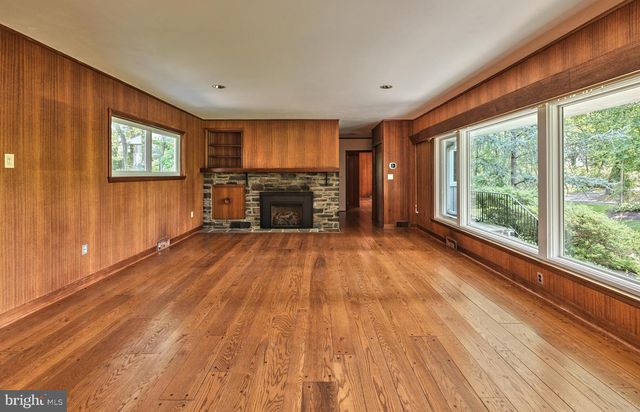 6783 CHAPEL RD, New Hope, PA 18938