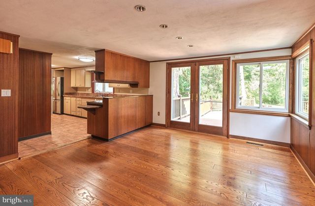 6783 CHAPEL RD, New Hope, PA 18938