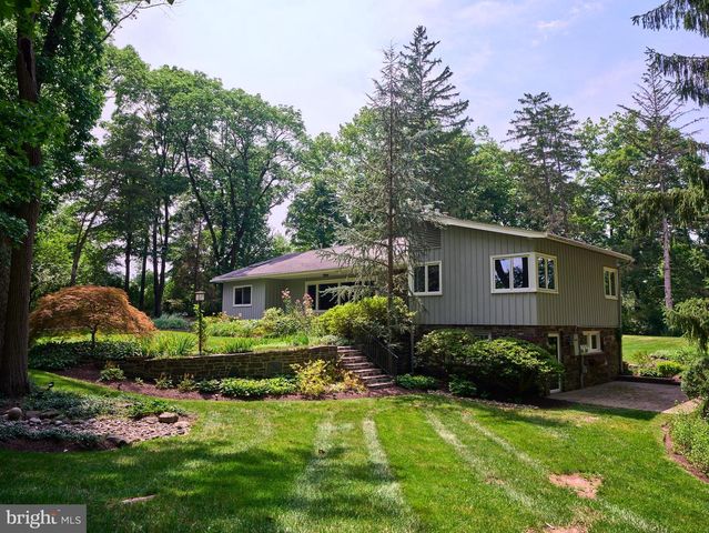 6783 CHAPEL RD, New Hope, PA 18938