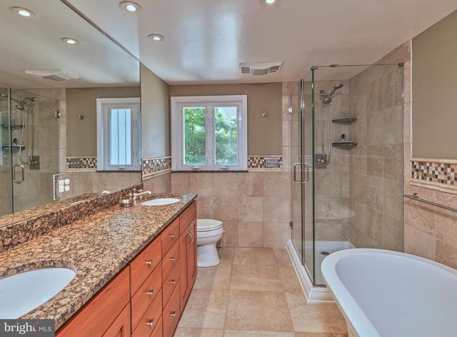 6783 CHAPEL RD, New Hope, PA 18938