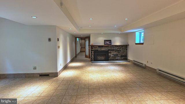 6783 CHAPEL RD, New Hope, PA 18938