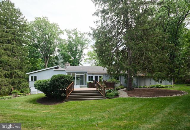 6783 CHAPEL RD, New Hope, PA 18938