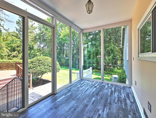 6783 CHAPEL RD, New Hope, PA 18938