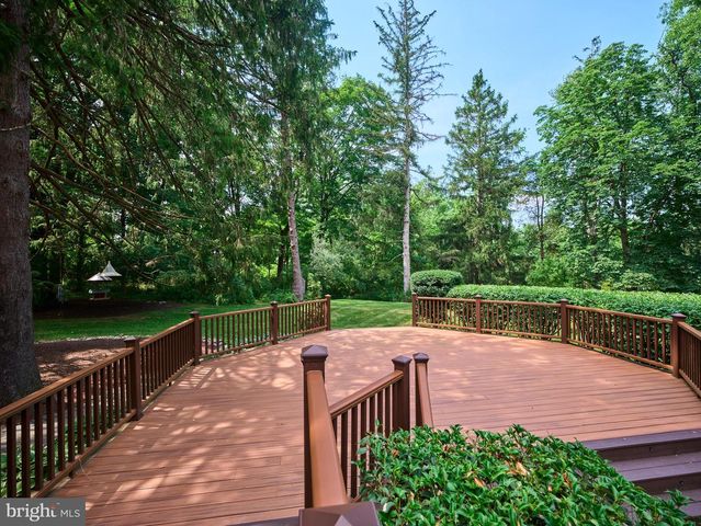 6783 CHAPEL RD, New Hope, PA 18938