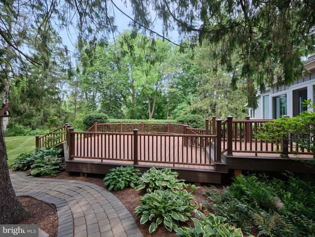 6783 CHAPEL RD, New Hope, PA 18938