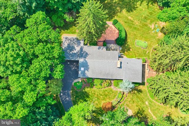 6783 CHAPEL RD, New Hope, PA 18938
