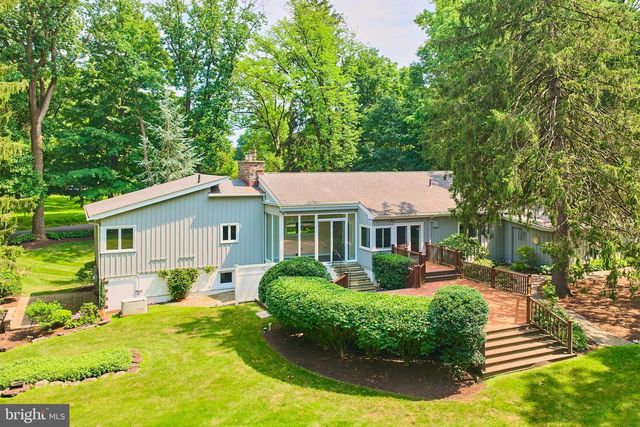 6783 CHAPEL RD, New Hope, PA 18938