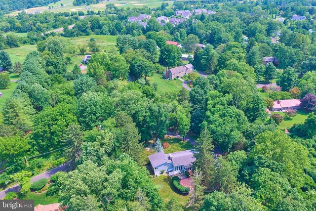 6783 CHAPEL RD, New Hope, PA 18938