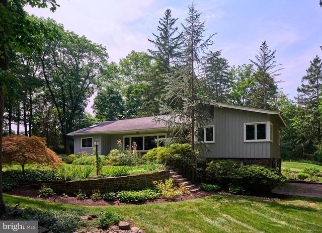6783 CHAPEL RD, New Hope, PA 18938