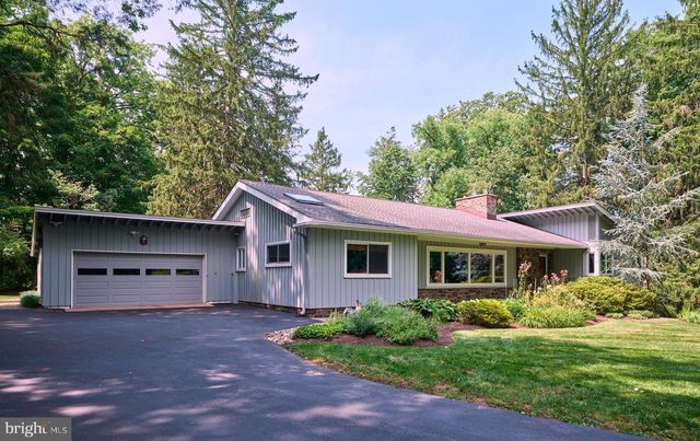 6783 CHAPEL RD, New Hope, PA 18938