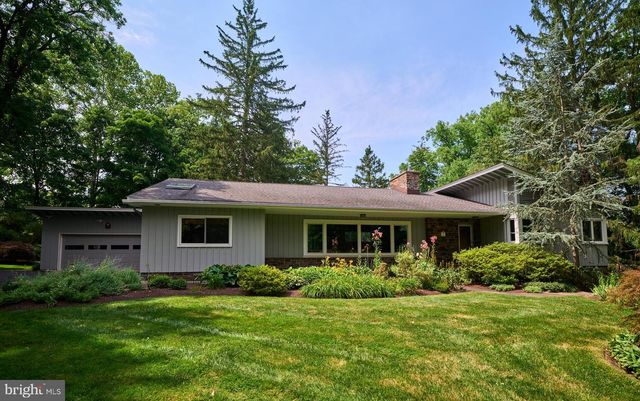 6783 CHAPEL RD, New Hope, PA 18938