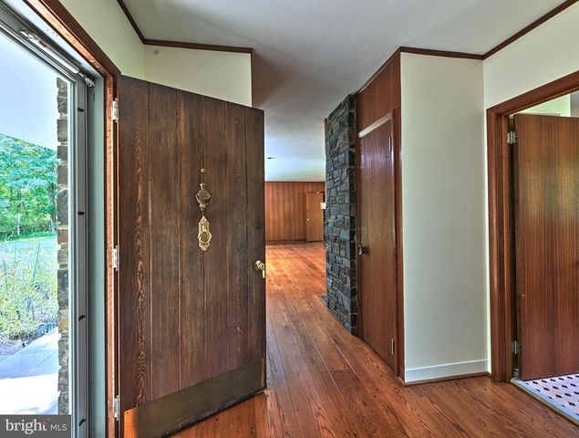 6783 CHAPEL RD, New Hope, PA 18938