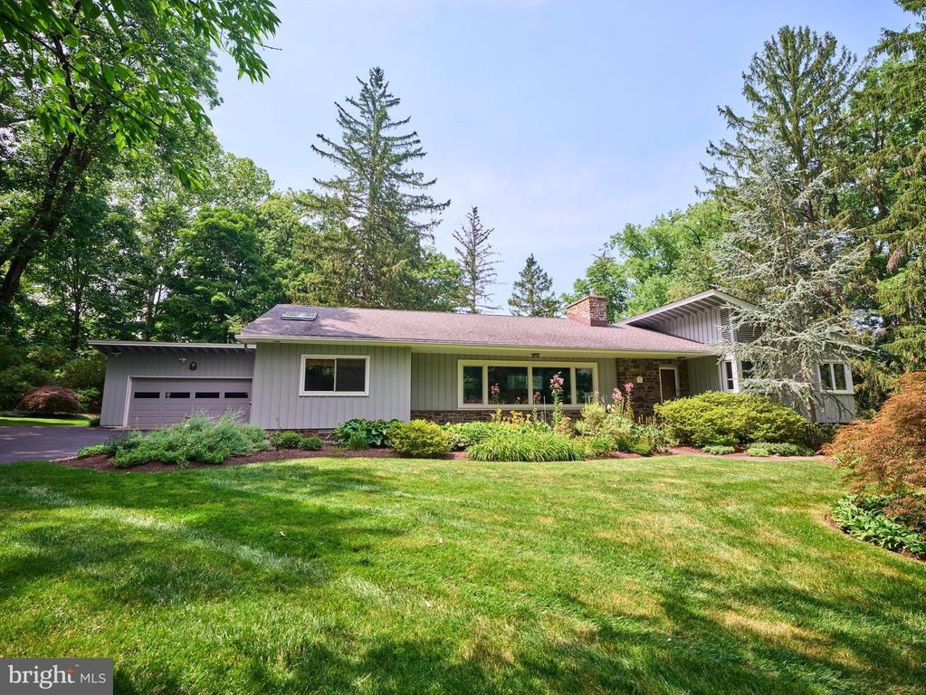 6783 CHAPEL RD, New Hope, PA 18938