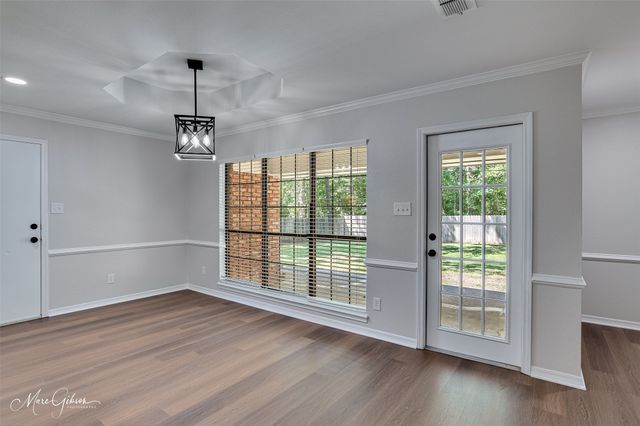 9852 Deepwoods Drive, Shreveport, LA 71118