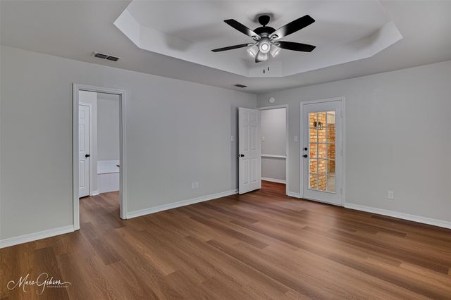 9852 Deepwoods Drive, Shreveport, LA 71118