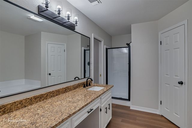 9852 Deepwoods Drive, Shreveport, LA 71118