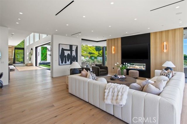 53 Montecito, Corona Del Mar (newport Beach), CA 92625