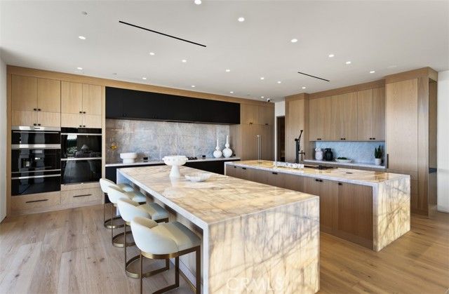 53 Montecito, Corona Del Mar (newport Beach), CA 92625