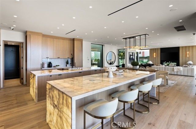 53 Montecito, Corona Del Mar (newport Beach), CA 92625