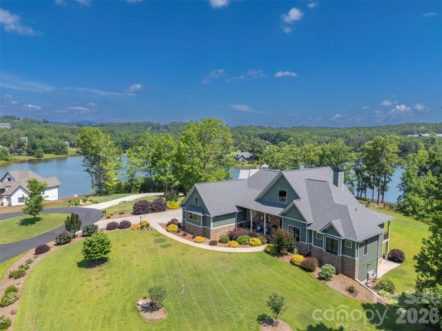 398 Mapleton Lane, Columbus, NC 28722