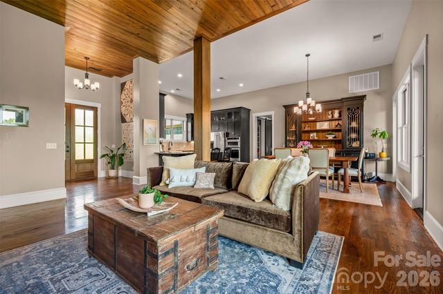 398 Mapleton Lane, Columbus, NC 28722