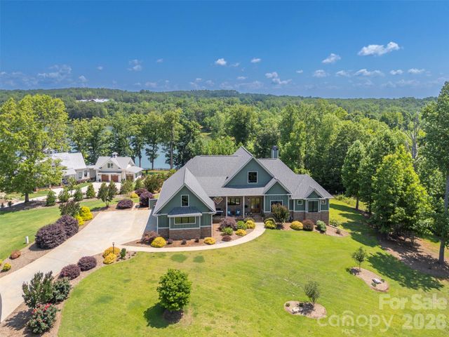 398 Mapleton Lane, Columbus, NC 28722