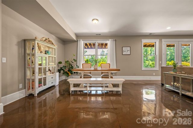 398 Mapleton Lane, Columbus, NC 28722