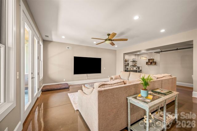 398 Mapleton Lane, Columbus, NC 28722