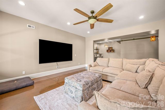 398 Mapleton Lane, Columbus, NC 28722