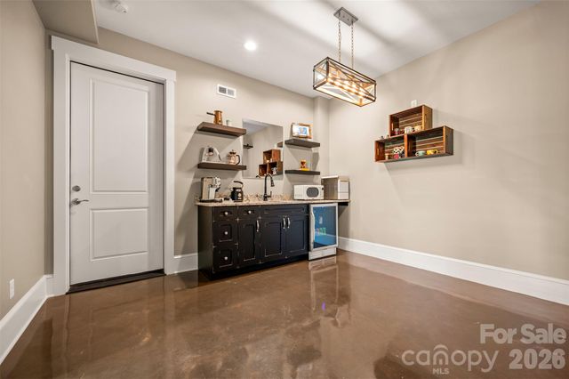 398 Mapleton Lane, Columbus, NC 28722