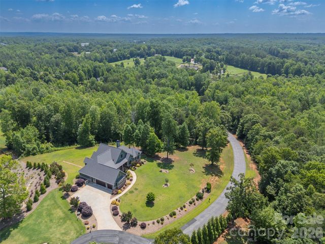 398 Mapleton Lane, Columbus, NC 28722