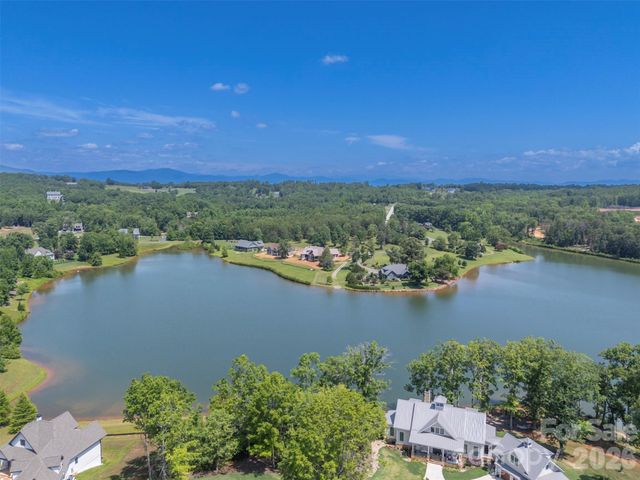 398 Mapleton Lane, Columbus, NC 28722