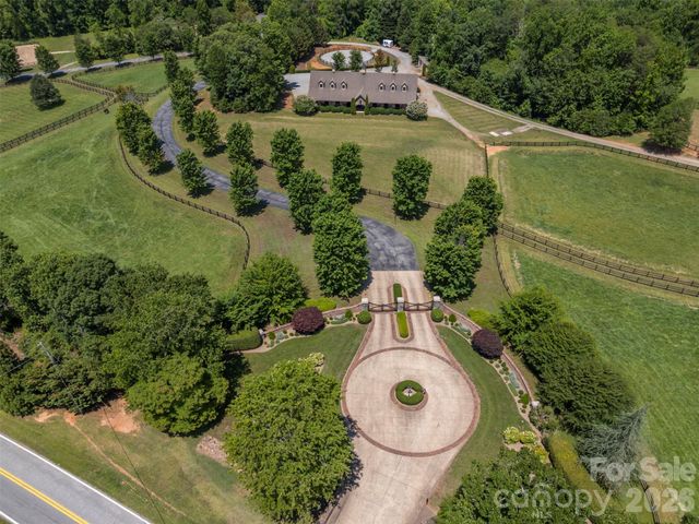 398 Mapleton Lane, Columbus, NC 28722