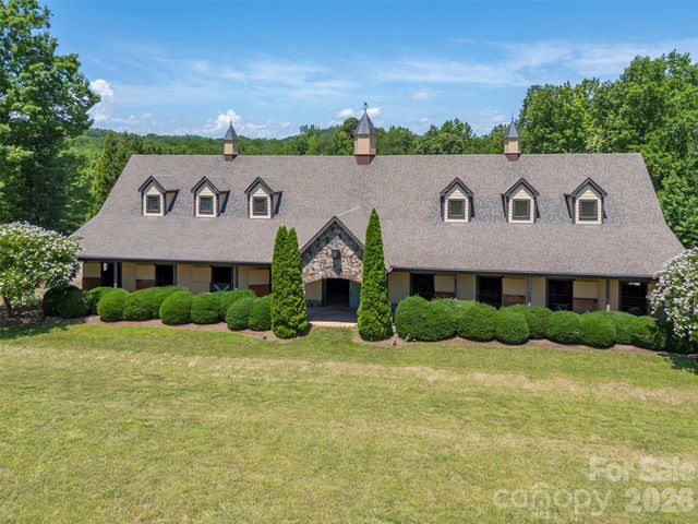 398 Mapleton Lane, Columbus, NC 28722