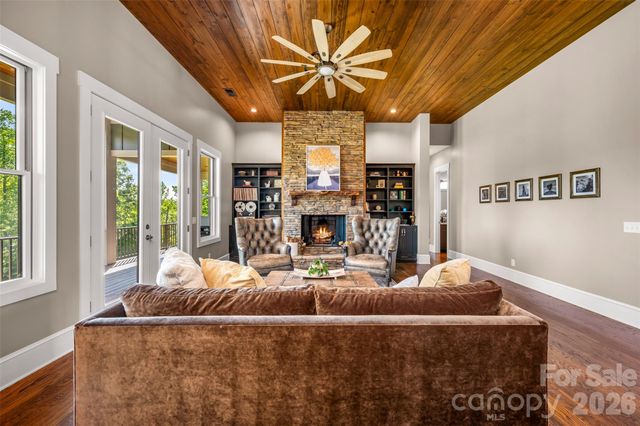 398 Mapleton Lane, Columbus, NC 28722