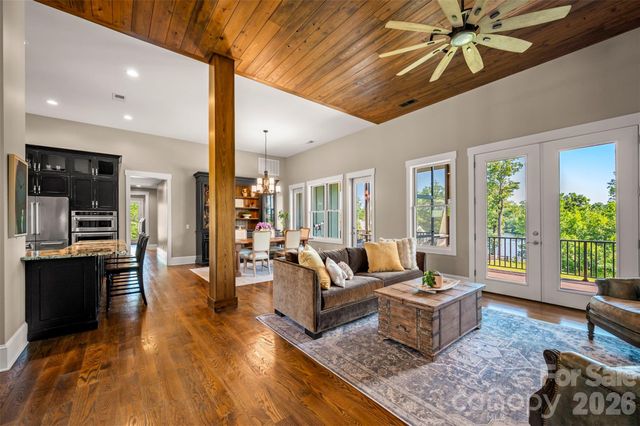 398 Mapleton Lane, Columbus, NC 28722