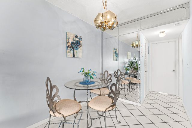 309 Sheffield M 309, West Palm Beach, FL 33417