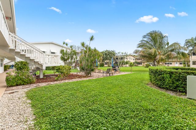 309 Sheffield M 309, West Palm Beach, FL 33417