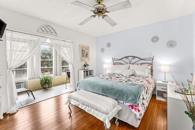 309 Sheffield M 309, West Palm Beach, FL 33417