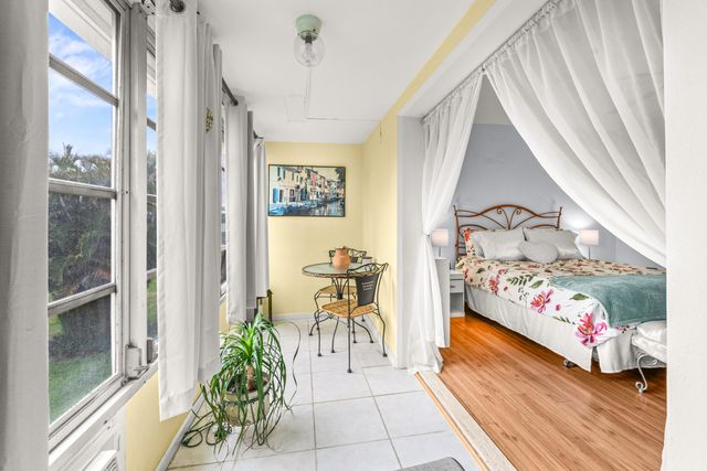 309 Sheffield M 309, West Palm Beach, FL 33417