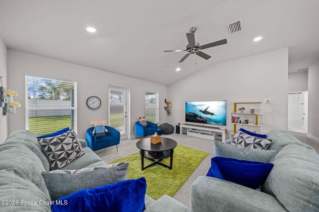 655 Kylar Drive NW, Palm Bay, FL 32907