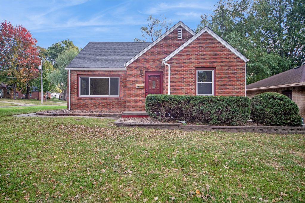 417 18th Place, West Des Moines, IA 50265