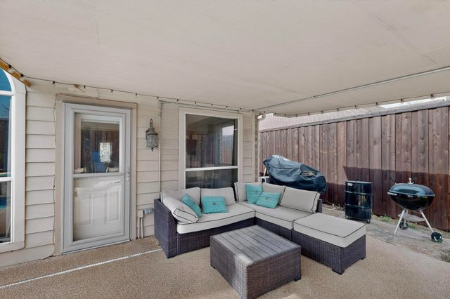 734 River Oak Way, Lake Dallas, TX 75065