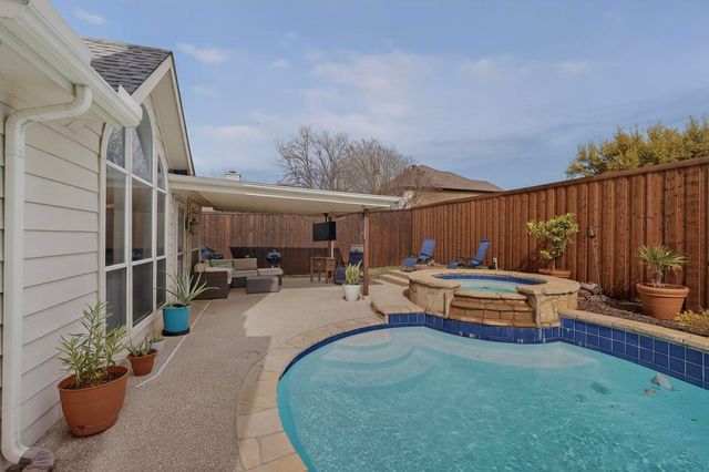 734 River Oak Way, Lake Dallas, TX 75065