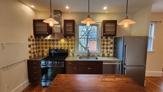 465-467 Huron Ave 2, Cambridge, MA 02138