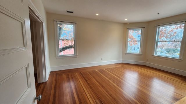 465-467 Huron Ave 2, Cambridge, MA 02138