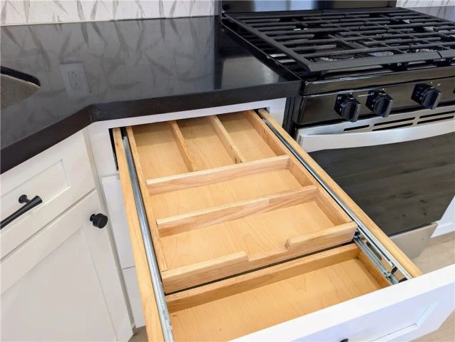 1041 2nd, Hermosa Beach, CA 90254